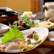 メニューは2人前より承ります。予約もなくてもだいじょうぶです。