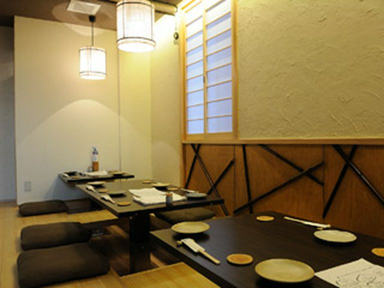 堀炬燵席でゆっくりお過ごしください。