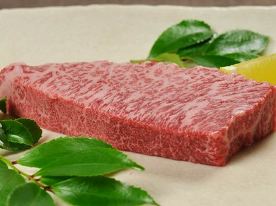 コースは2900円（税別）〜。飲み放題あり。焼肉で宴会はいかが？