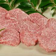 一頭の牛からほんのわずかしかとれない極上の部位。至福の味わいです。