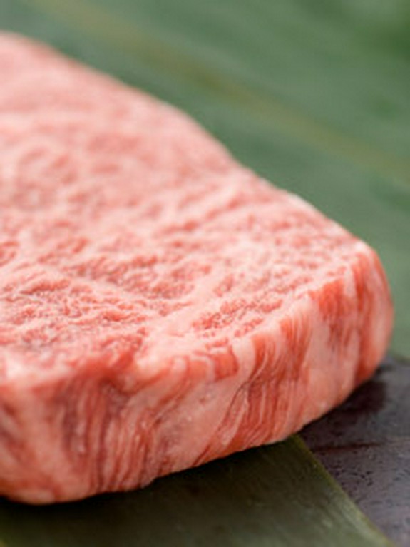 『鹿児島黒毛和牛A-5等級』の焼肉は絶品です。