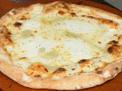 クワトロフォルマッジオ・ ビアンカ（４種類のチーズ）