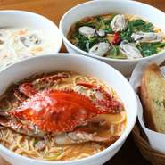 ●渡り蟹（1180円）
●クラムチャウダー（1180円）
●和風広島産のピリ辛（1280円）