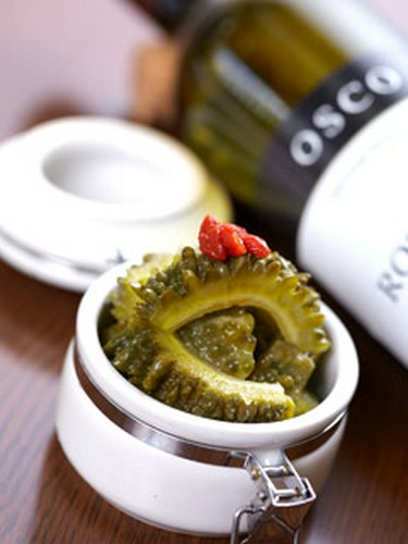 甘酸っぱさが食欲をそそる「ゴーヤーピクルス　400円」