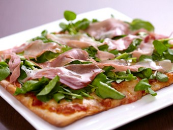 季節の食材を使って作るおまかせコースは2000円より。＋1500円で飲み放題付きに出来ます。