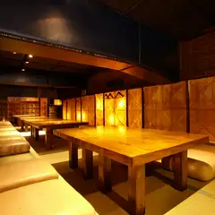 大人数もOK！最大30名様でご利用いただける、屋根裏座敷席