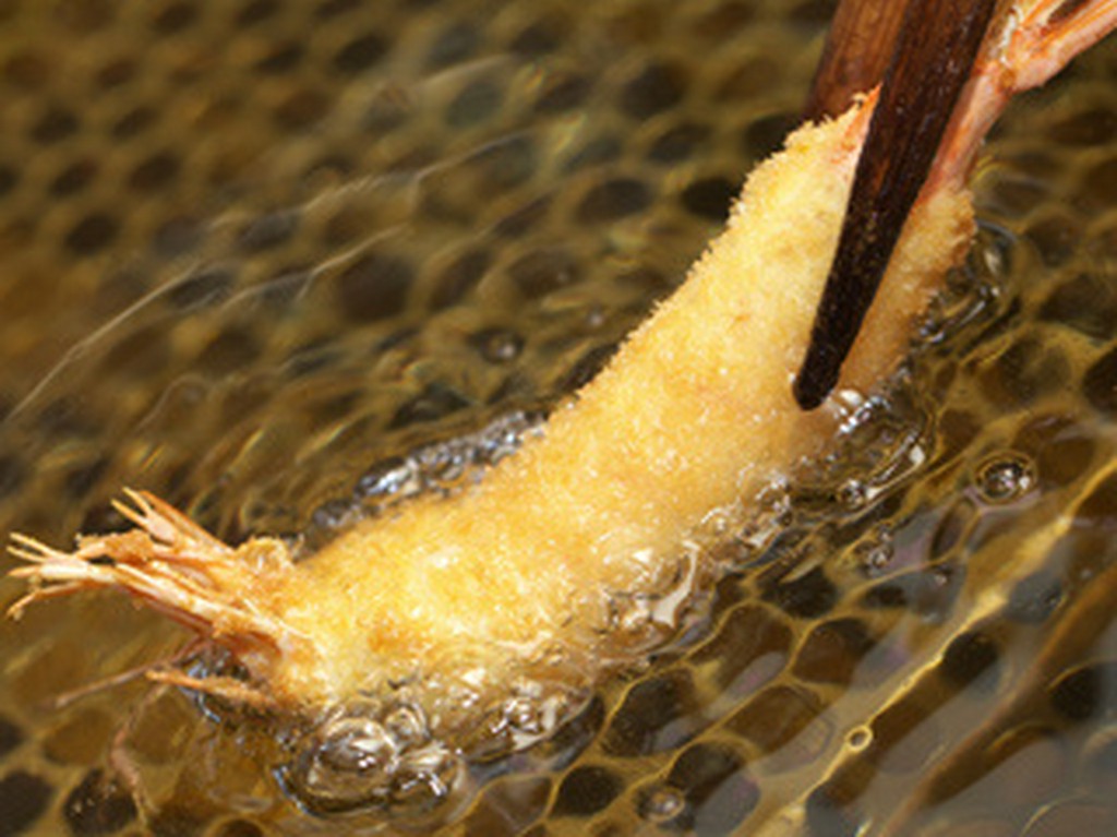 こだわりの油と旬の素材