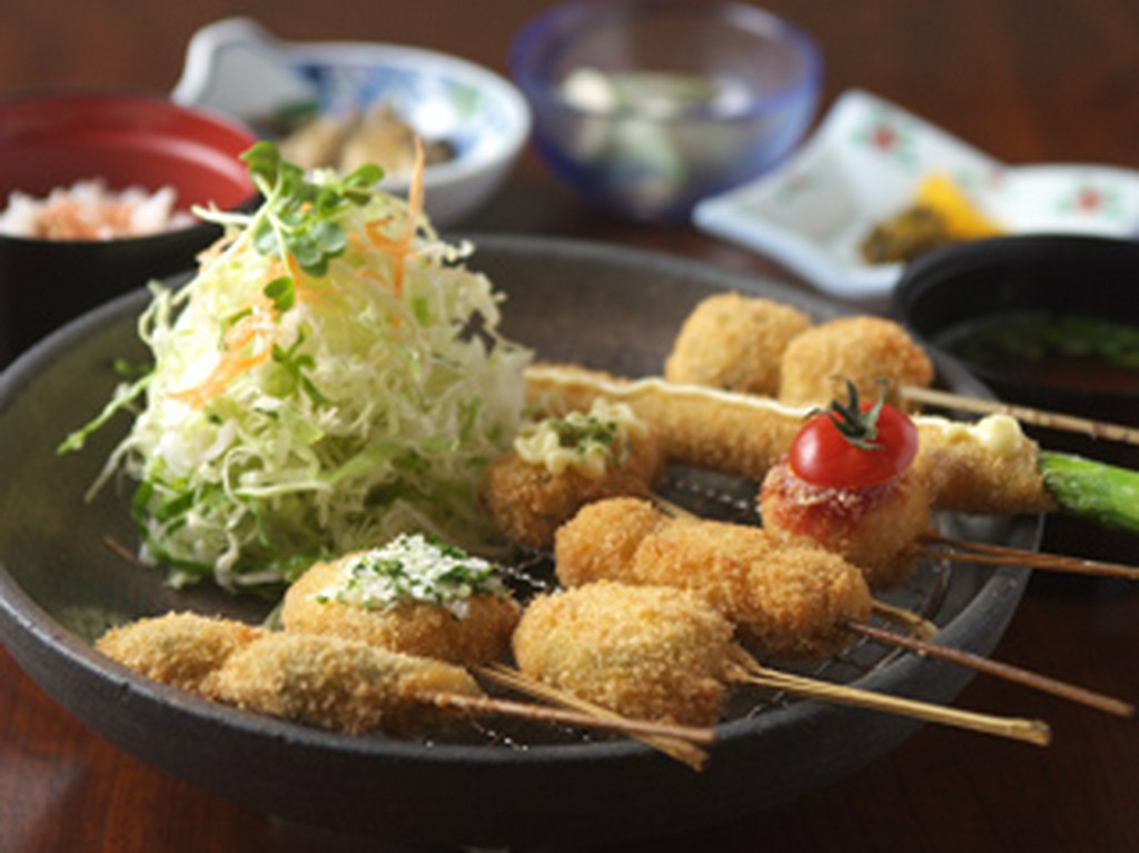 彩 串揚げ串定食（串8本）