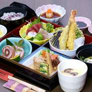 内容
◆刺身
◆天ぷら
◆日替わり鉢
◆煮物
◆小鉢
◆茶碗蒸し
◆白米
◆汁物
◆甘味
※価格は税込みになります。