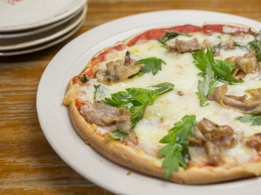 こだわり生地の歯ごたえがたまらない『フーチバーピザ』