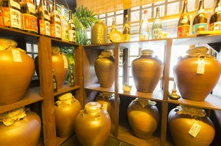秘蔵の銘酒を多数取り揃えています。お店で熟成した古酒も