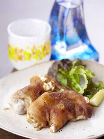 焼きテビチ　580円（税抜）　煮付け・揚げでの調理も可能！