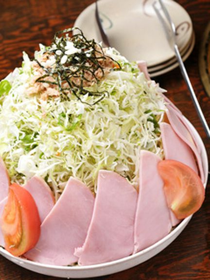 みてびっくり!!　ボリューム満点の「ジャンボサラダ」