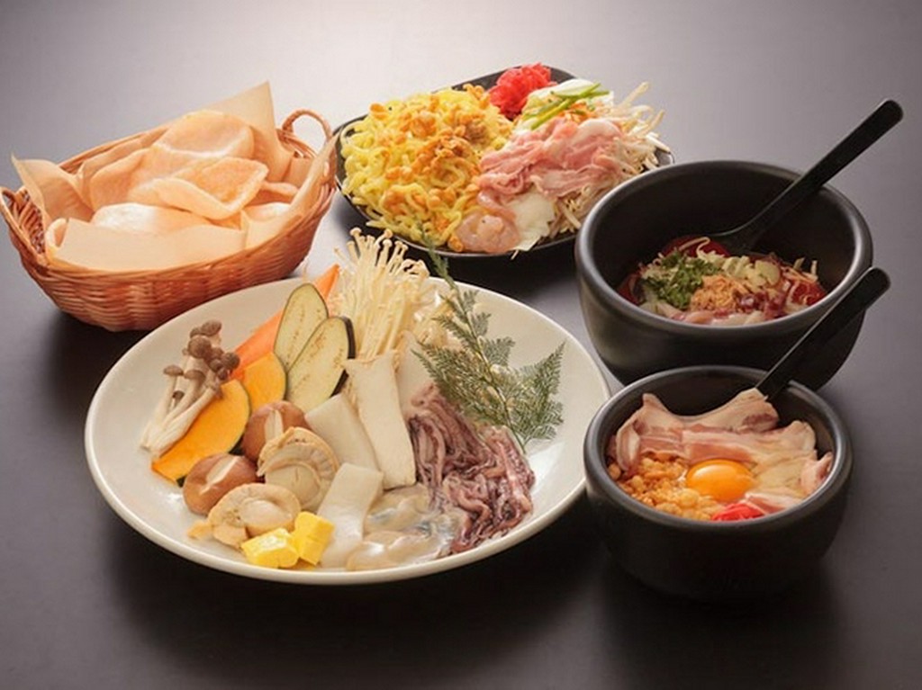 リゾートパーティ　バリの雰囲気漂う店内でパーティを