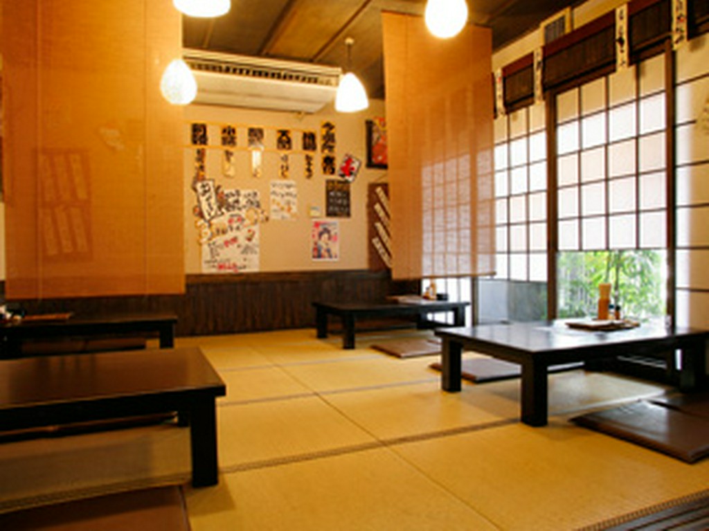 お座敷は30名様までの宴会が可能。