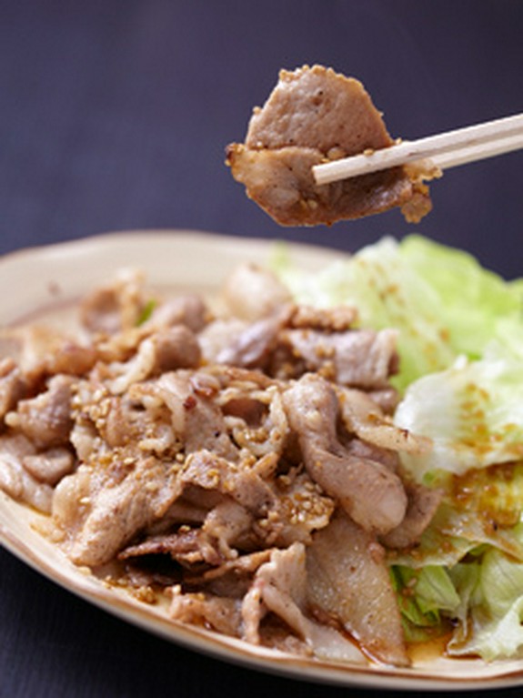 お酒のおつまみにも！　あぐー豚の焼肉　800円