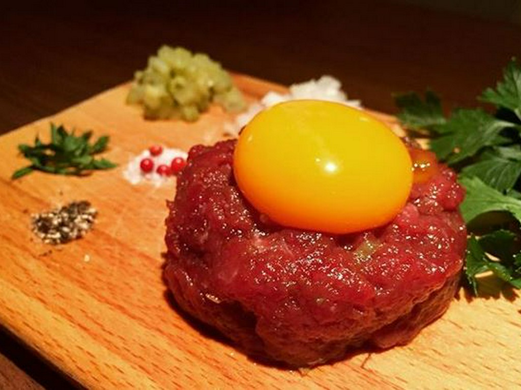 タタールステーキ ～スパイスと馬肉のタルタル～