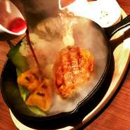 ドイツ・ハンブルク発祥
土佐和牛・四万十産米豚・馬肉のハンバーグ