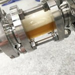 Alc5.0％　280ml/680円　483ml/980円

自社ブランドによるクラフトビール、山本麦酒がお贈りする狼煙シリーズ第一弾。　スモーキーで旨い麦酒を目指して作っています。原材料には鰹節を使用。期間限定のご提供です。