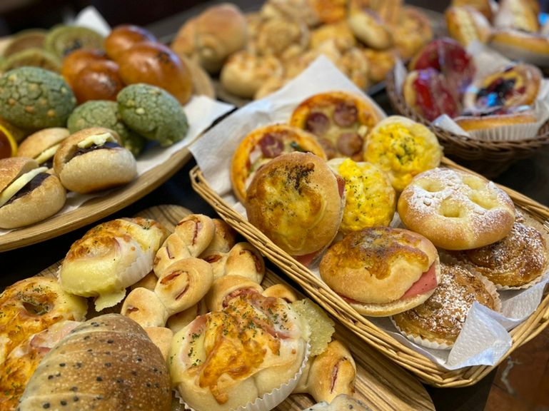 【ランチ限定ビュッフェサービス】自家製パン／ごはん食べ放題・ドリンク／スープ飲み放題