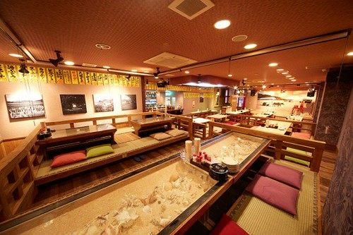 広々とした店内は、少人数から大人数まで御利用頂けます！