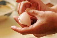 寿司は、伝統的な日本料理のひとつです。
当店では、職人が旬の魚介を様々な鮨に形を変え提供しております。
季節に応じた旬のオススメ鮨八貫盛り合わせを是非ご賞味ください。
