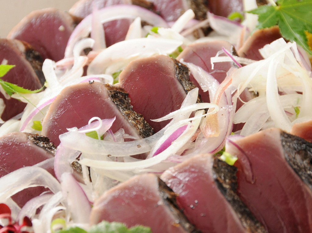 土佐流!!藁焼き!! 鰹たたき 塩・ポン酢（高知）