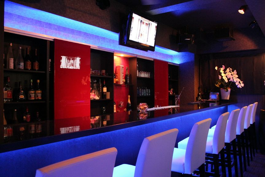 その日の気分で本格カクテルを。お一人様でも。