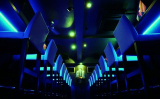 まるで海の中にいるよう空間演出