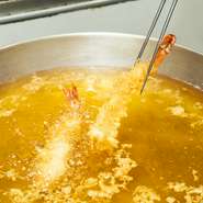 良質な油を使用し、サクッとした食感と様々な食材の旬味を存分にお楽しみ頂けますので、是非、ご賞味ください。

※季節に応じて、食材変わりますので詳細メニューは店舗にてご確認ください。