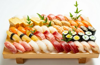 鮨は一貫 140円からお出ししております。