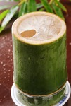 竹の精で無病息災!!
※竹は天然の物を使用しておりますので、中の繊維がはがれている事がございますが、品質には問題ありません。