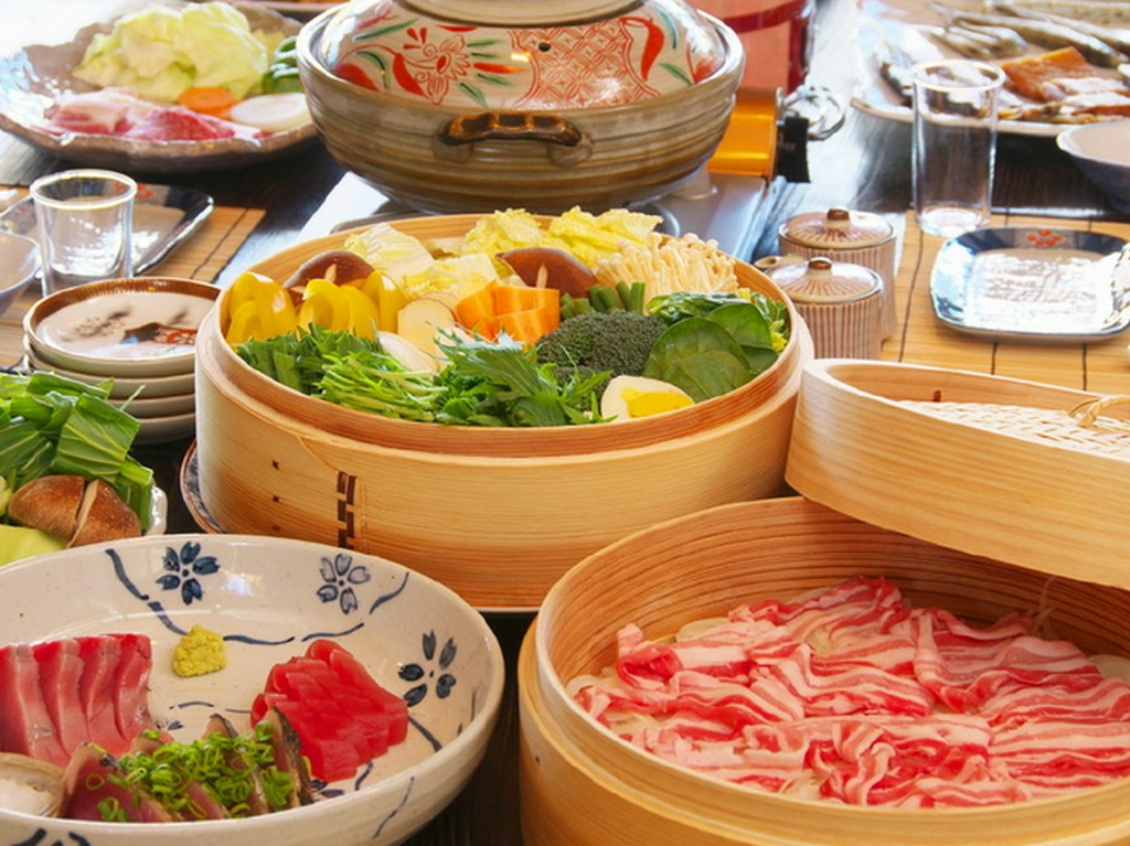 忘新年会などにも♪ 各種コース料理をご用意しています。(2名様から完全予約制)