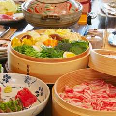 忘新年会などにも♪ 各種コース料理をご用意しています。(2名様から完全予約制)