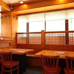 テーブル席もございます