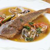 本日地魚のアクアパッツァ。旬のお魚をお楽しみください。