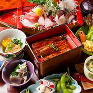 うな重・刺身豪華舟盛り・煮物・酢の物・茶碗蒸し・前菜三点盛り・エビサラダ・肝吸い・お新香・フルーツがつきます。