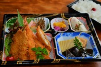 海老・魚のフライとおかずです