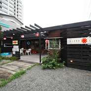 おしゃれな店内。こだわりの焼鶏。おいしい料理。本格焼酎・果実酒をはじめとした豊富なお酒。
女子会を盛り上げる要素がすべて備わった店。炭火焼酒場ピカピカです！

