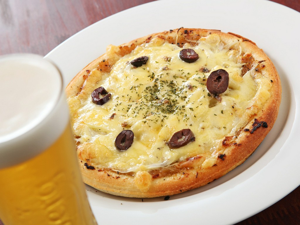 アンチョビとたまねぎのピザ