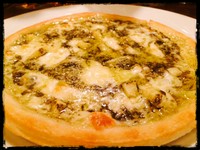 tsubasaの1番人気ピザ！モッチモチの生地にたっぷりチーズ。チーズの塩気とはちみつの甘さがマッチした、デザート感覚で楽しめるイチオシのピザです。白ワインのおつまみにもピッタリ！tsubasaのマストメニューです!