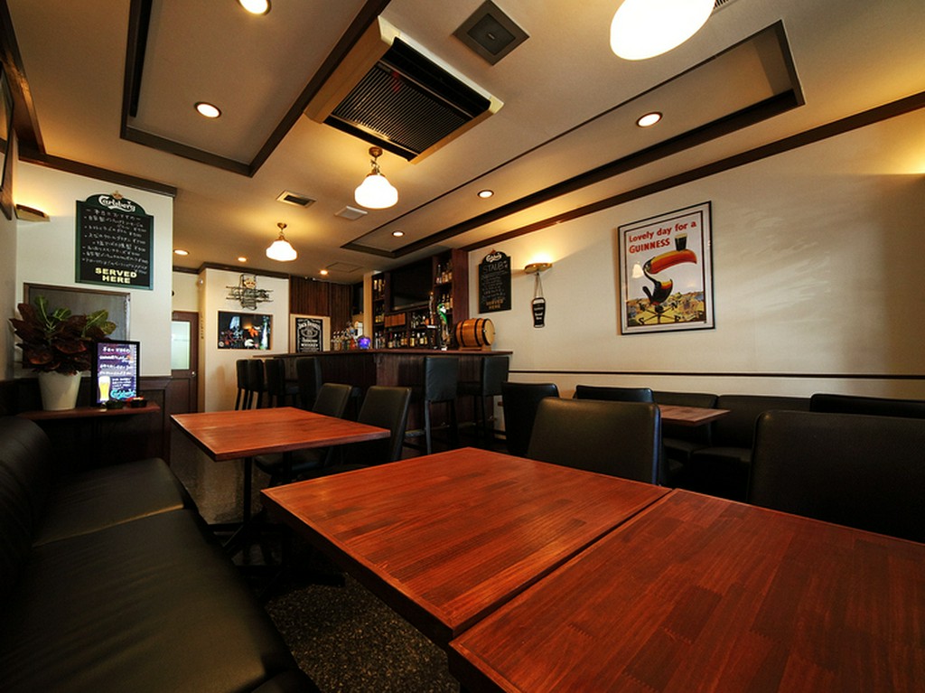 ソファー席でゆったりくつろげるのが魅力