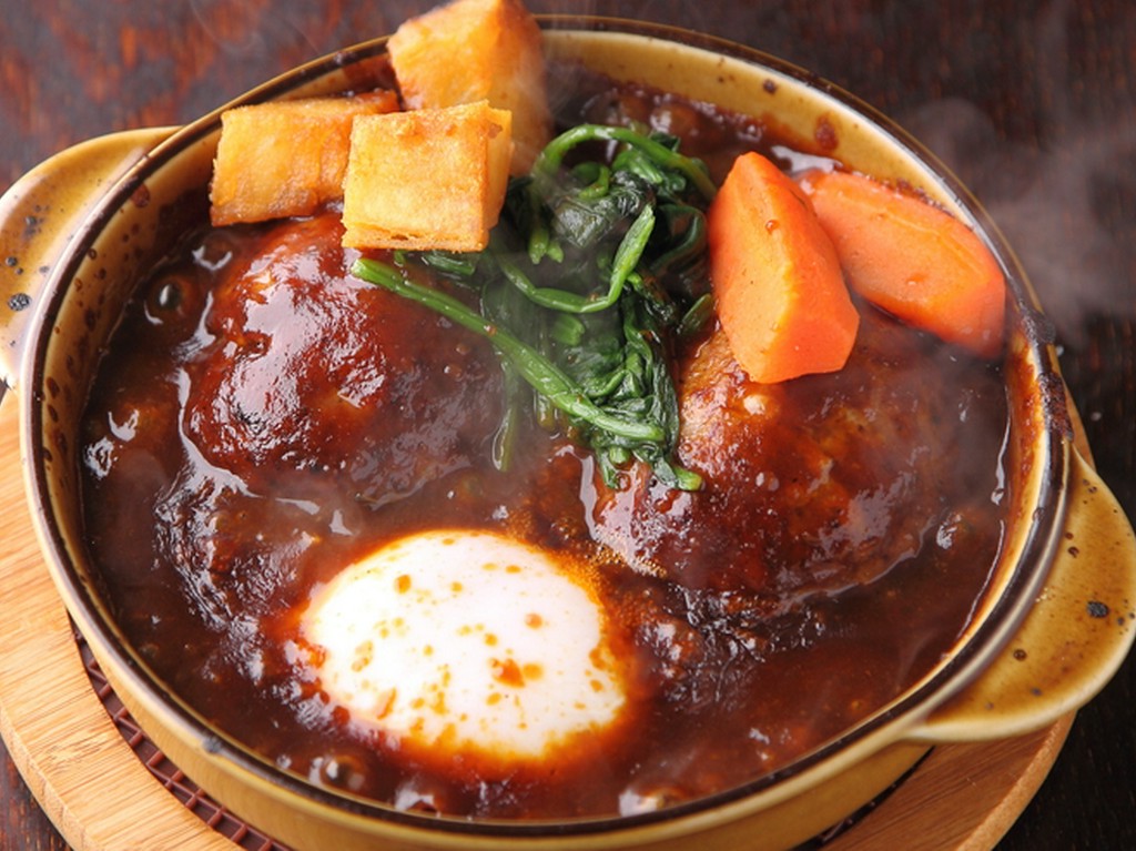 煮込みハンバーグ〈温泉卵のせ〉　170g