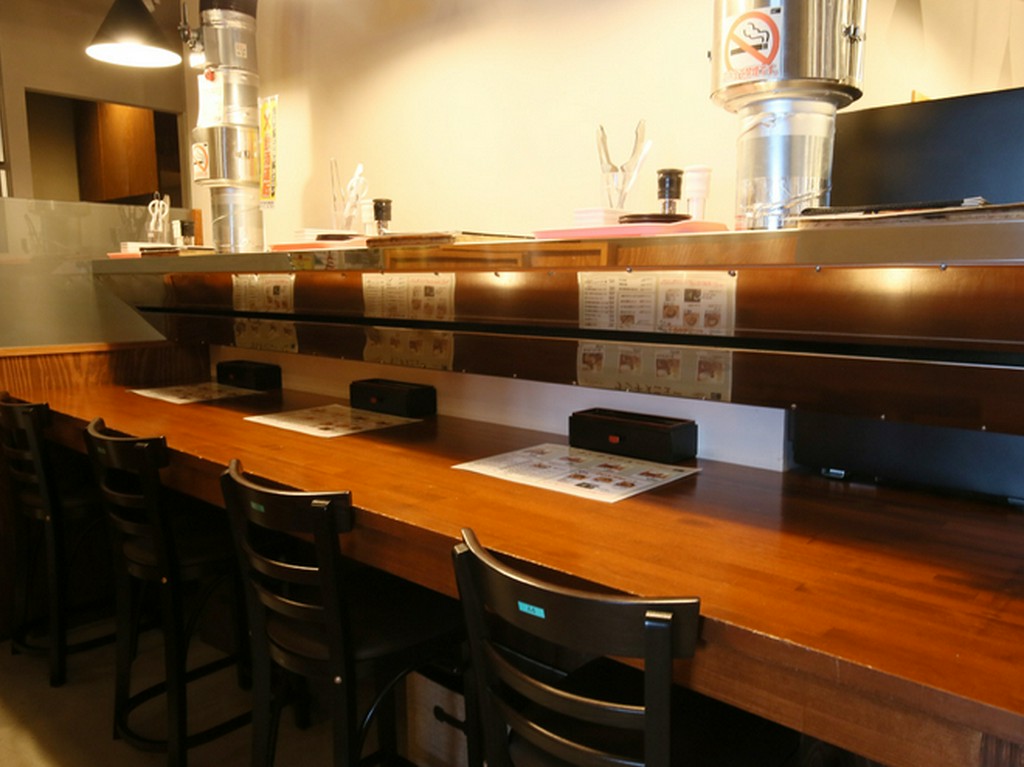 カウンター席で”ひとり焼肉”を堪能