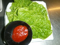 カルビやサガリを巻いてお召し上がりください。