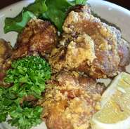 北海道産のみを使用し、ジューシーにカリッと揚げました