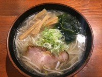 昆布だしを使用し奥の深い塩味に