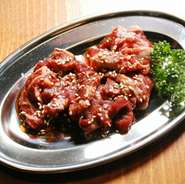 全道で飼育している牛の赤身中心の肉を厳選しております。※仕入れによって産地やブランドが日々変わります。詳しくは店内タッチパネルでご確認下さい。