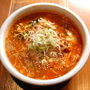 特製ガラスープにピリッと甘辛いコチュジャンで仕上げたスープです