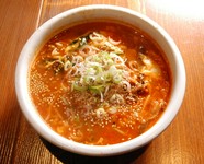 特製ガラスープにピリッと甘辛いコチュジャンで仕上げたスープです